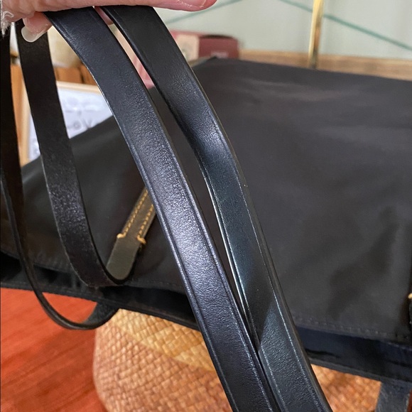 Dooney & Bourke Nylon Double Handles Zipper Tote Shoulder Bag Black - Picture 4 of 11